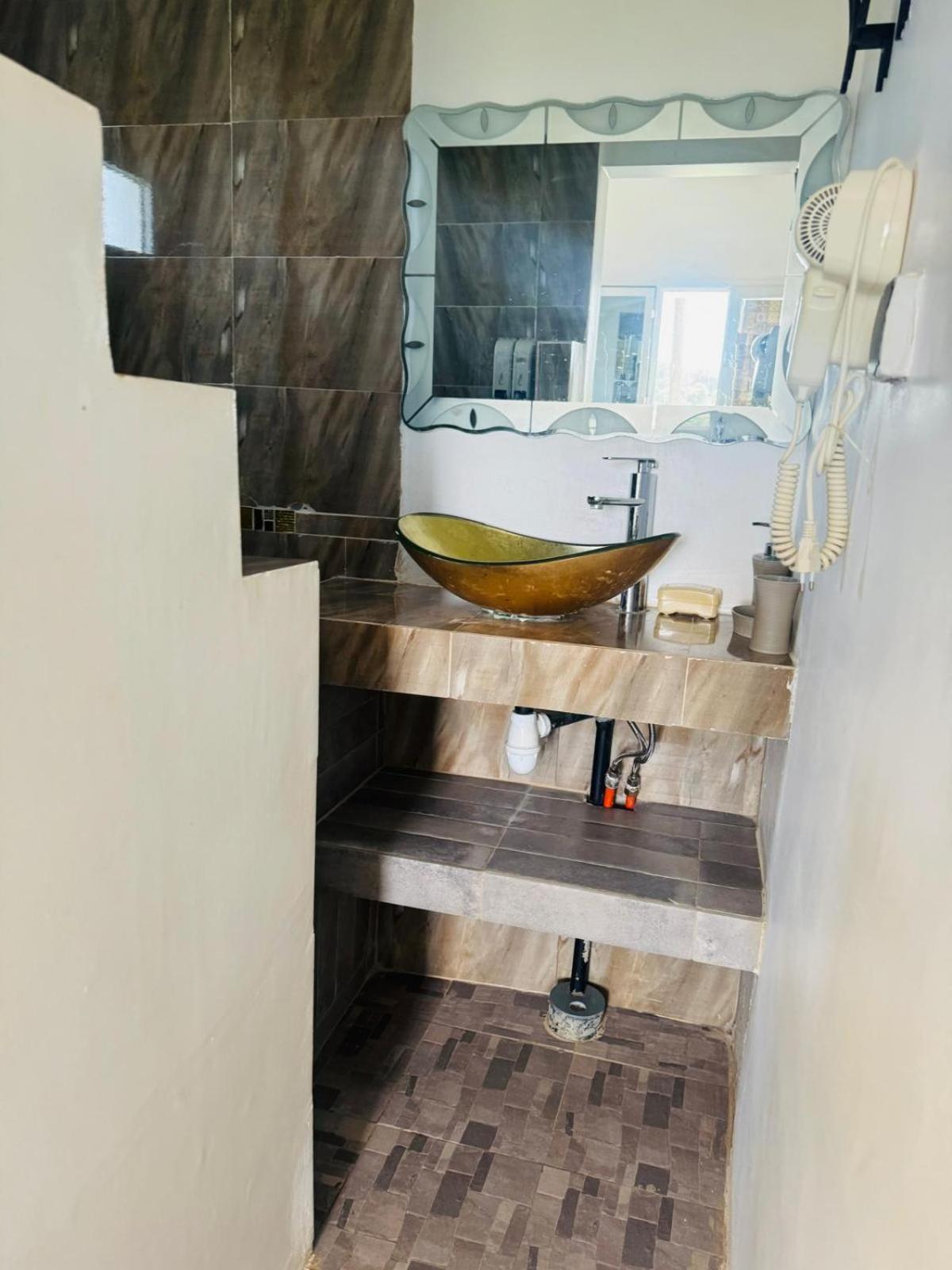 Grace House Jacuzzi Bed and Breakfast Saly Portudal Exteriör bild