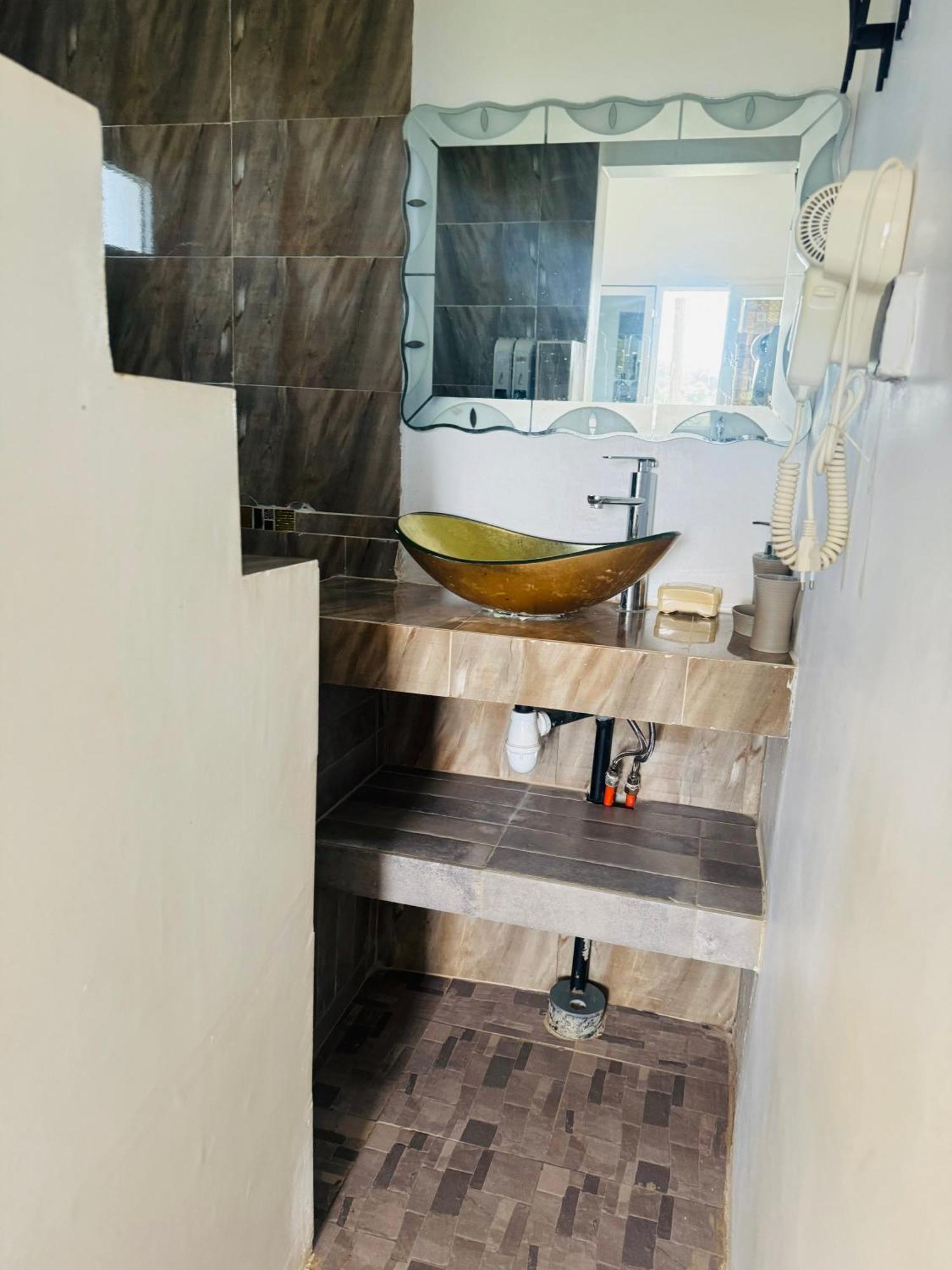 Grace House Jacuzzi Bed and Breakfast Saly Portudal Exteriör bild