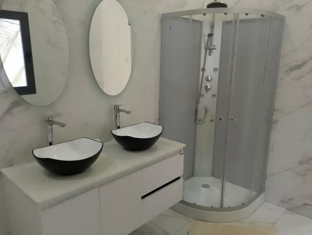 Grace House Jacuzzi Bed and Breakfast Saly Portudal Exteriör bild